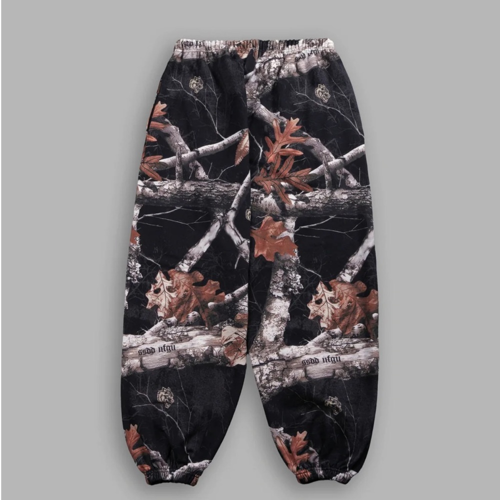 Darc sport camo cuffed sweats oversized